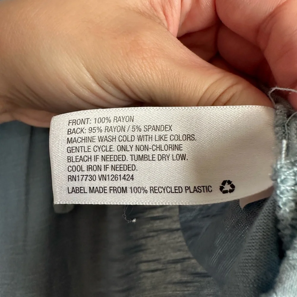 Universal Thread Short Sleeve Button-Up - Picture 6 of 6